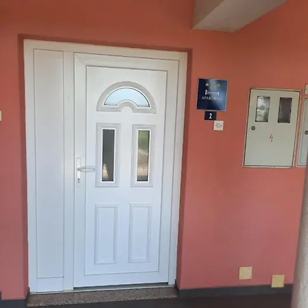 Kapelica 4*